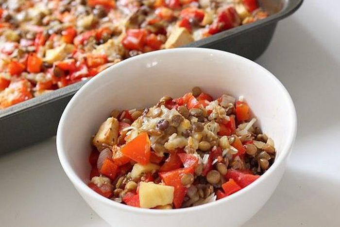 Red pepper and lentil bake