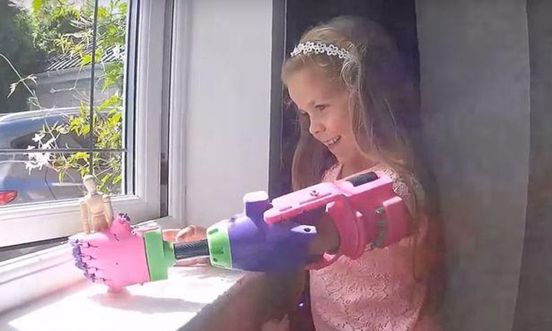 8 year old Isabella receives  a new 3D printed arm that will allow her to use two arms for the first time.