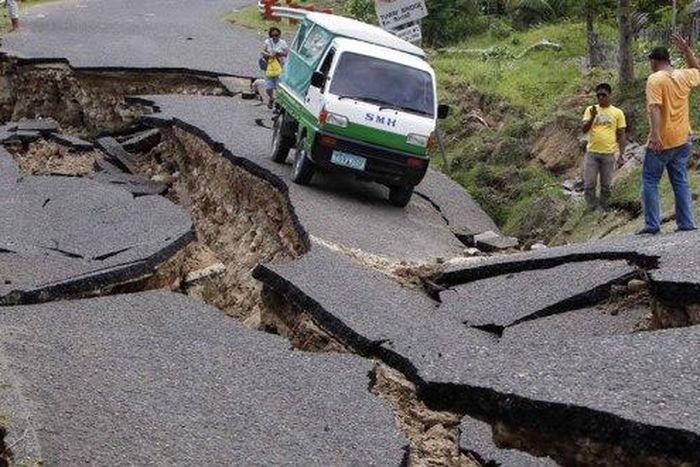 Experts raise earthquake alert.