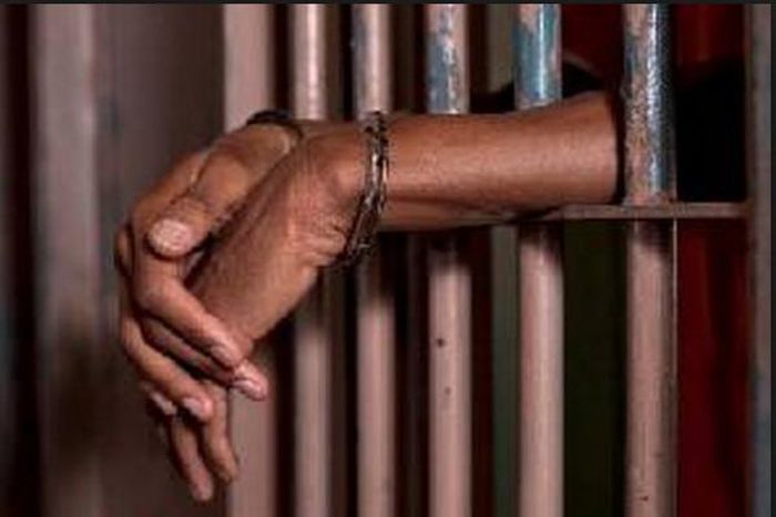 ___4079761___https:______static.pulse.com.gh___webservice___escenic___binary___4079761___2015___8___17___19___images-5_arrested_for_fraud_270008194