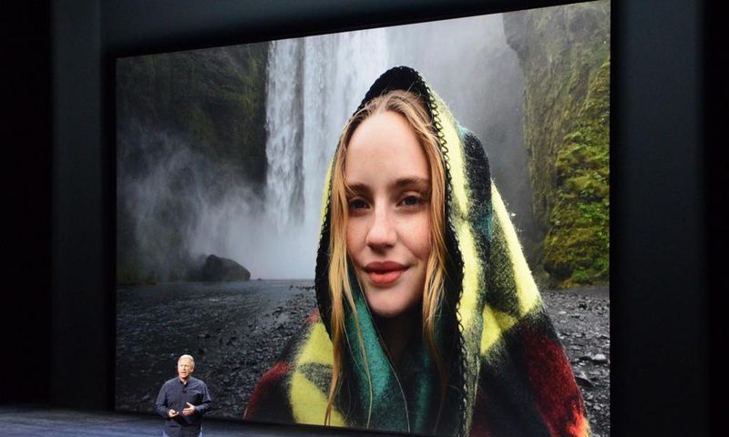 Apple's Phil Schiller showing a demo picture taken with the iPhone 6s