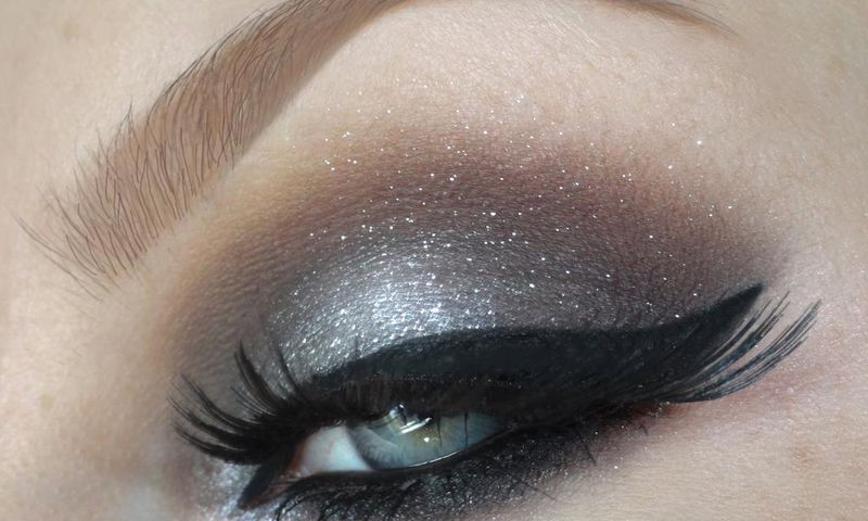 Metallic eye makeup tutorial