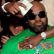 Suge Knight and Floyd Mayweather hang out together in Nevada in 2007