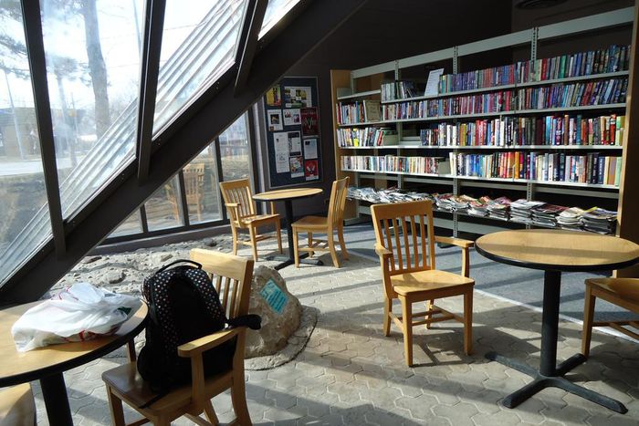 ___4005774___https:______static.pulse.com.gh___webservice___escenic___binary___4005774___2015___7___23___17___sunroom-cafe-centennial-fort-erie-public-library-gilmore-rd-central-ave-linda-randall-author-writer-blogger-idea-girl-canada