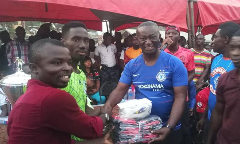 ASANTE AKYEM NORTH MP AND DCE DONATE TO THE YOUTH IN THEIR CONSTITUENCY