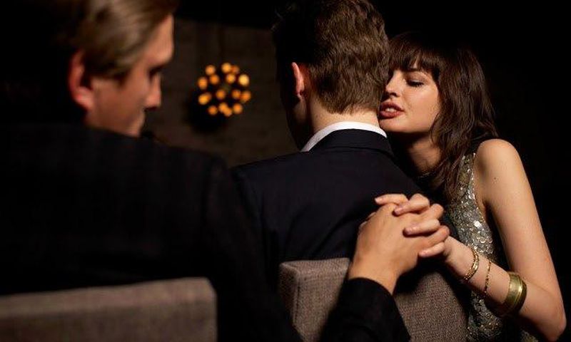 Scientists claim men can tell a cheating woman from her photo