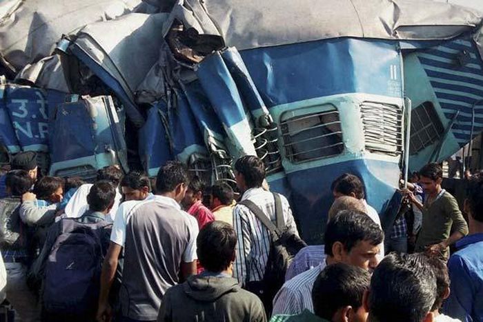 ___3585176___https:______static.pulse.com.gh___webservice___escenic___binary___3585176___2015___3___20___12___train+crash