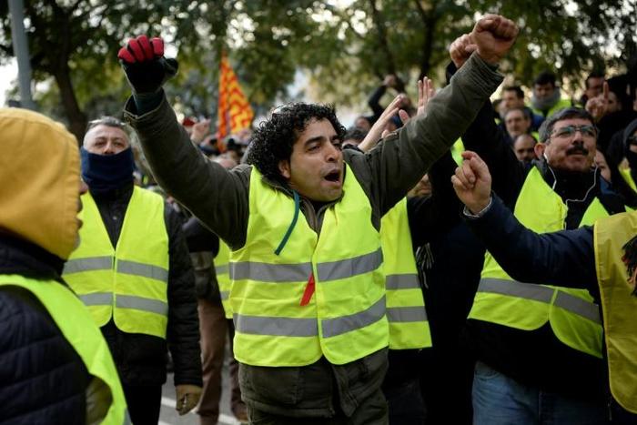 Madrid taxi drivers say they face unfair competition from VTC cars, as they have fewer costs and lighter regulation
