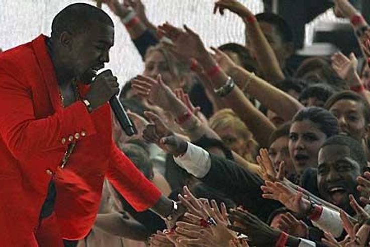 Rapper to perform at Billboard Awards