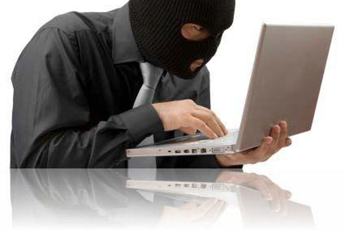 ___3615593___https:______static.pulse.com.gh___webservice___escenic___binary___3615593___2015___3___30___16___Online-Fraud