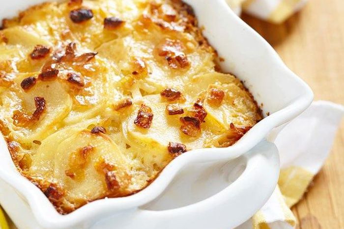  Oven Baked Creamy Wild Garlic & Cheese Potatoes