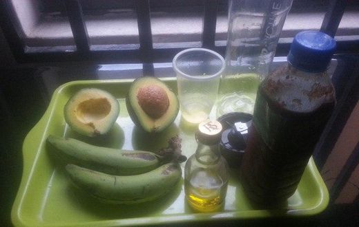 ___3602687___https:______static.pulse.com.gh___webservice___escenic___binary___3602687___2015___3___25___23___Cynthia-Kamalu-DIY-conditioner-ingredients-672x504.jpg+stlyevitae