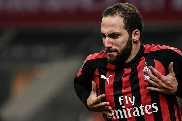 Gonzalo Higuain is set to join Chelsea