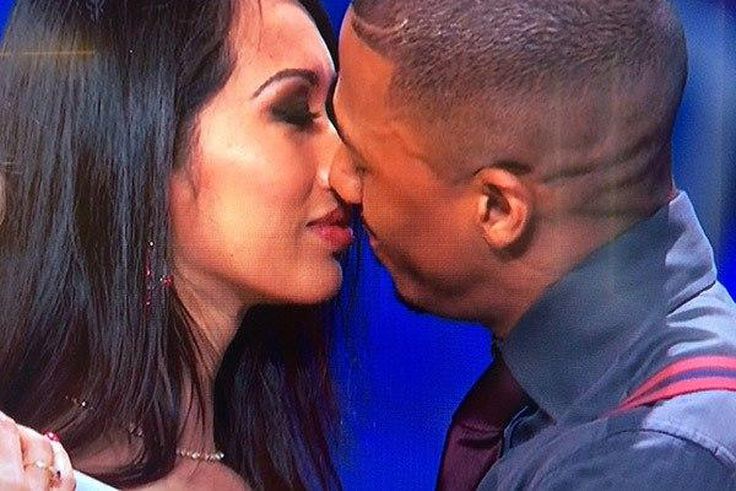 Nick Cannon gets kissing lessons on 'America's Got Talent'