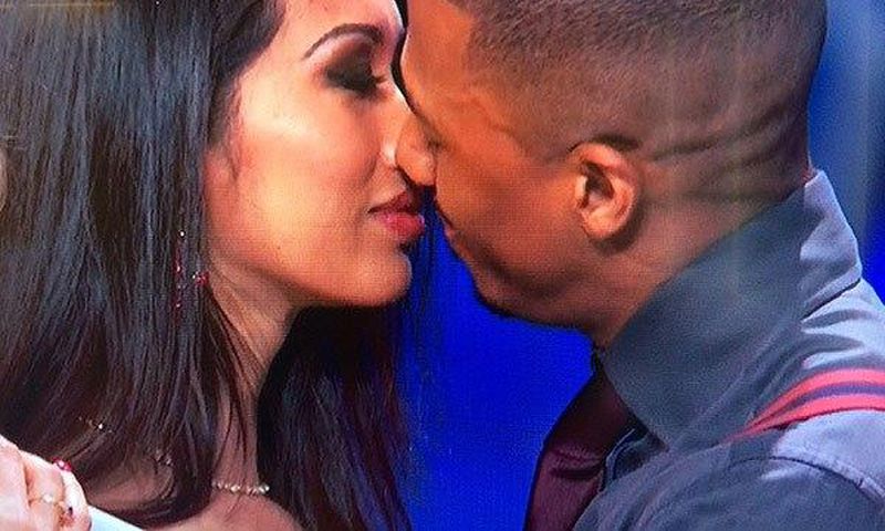 Nick Cannon gets kissing lessons on 'America's Got Talent'