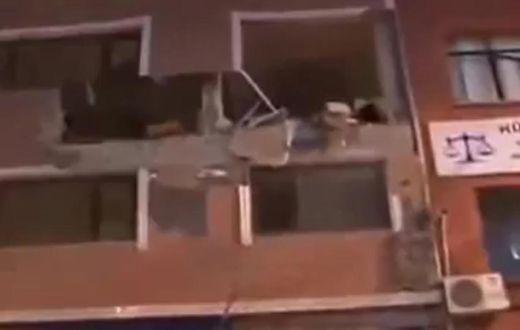 A powerful explosion rocked the the magazine Adimlar's offices in Istanbul