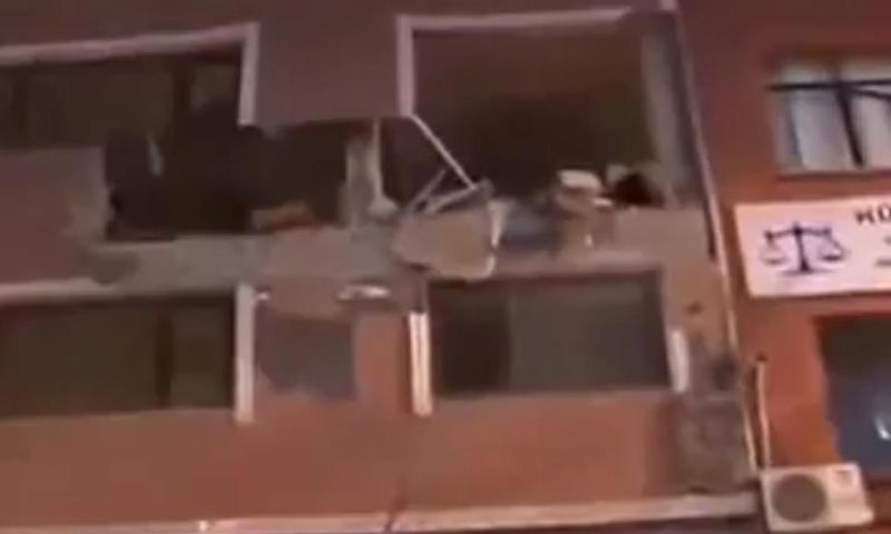 A powerful explosion rocked the the magazine Adimlar's offices in Istanbul