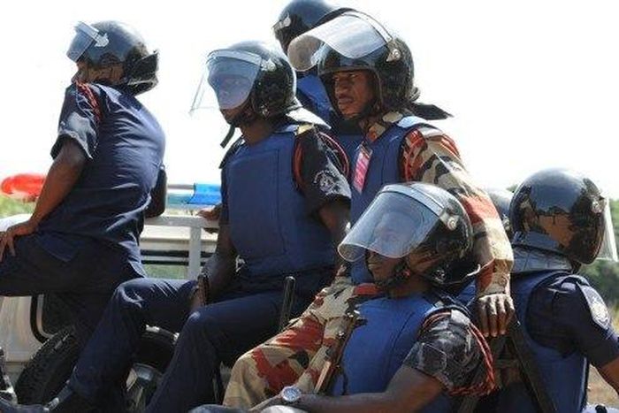 ___3371208___https:______static.pulse.com.gh___webservice___escenic___binary___3371208___2014___12___26___17___police4-620x330