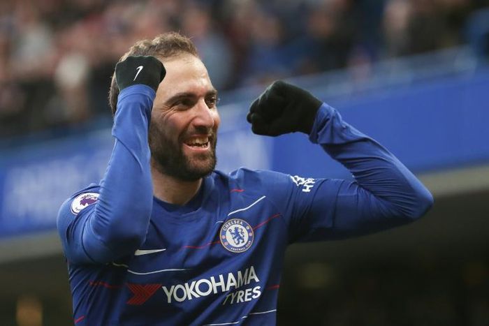Gonzalo Higuain's first Chelsea goal inspired their win against Huddersfield