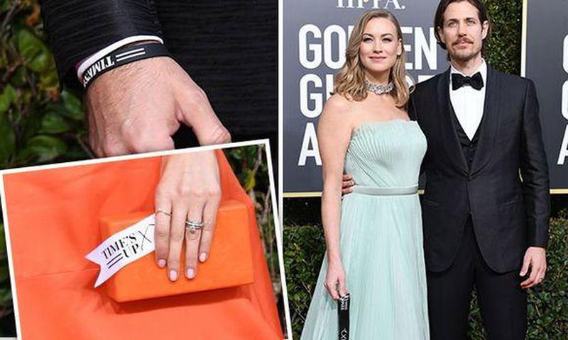 Golden Globes 2019: Time's Up shows up on pins and bracelets