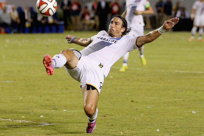 ___4197438___https:______static.pulse.com.gh___webservice___escenic___binary___4197438___2015___9___24___13___alangordon-cropped_u2k8jflo1ggf15wh2qxlj0sf5_1