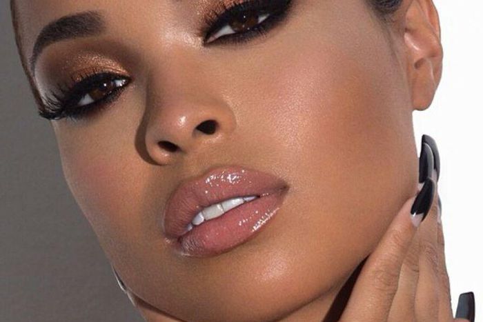 Perfectly defined eyebrows