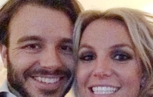 Britney Spears and Charlie Ebersol cuddle up for first couple's selfie
