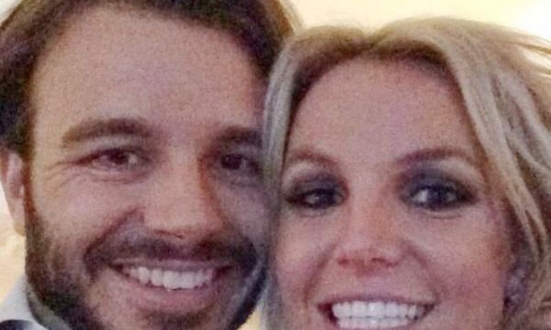 Britney Spears and Charlie Ebersol cuddle up for first couple's selfie