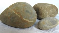 ___3616158___https:______static.pulse.com.gh___webservice___escenic___binary___3616158___2015___3___30___21___stone+tutorial+piggy+015_1