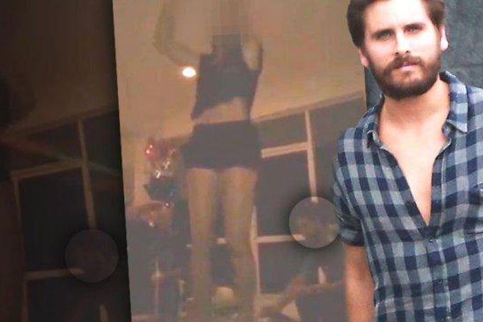 Scott Disick allegedly aprties with half-naked, drunk teens in Florida