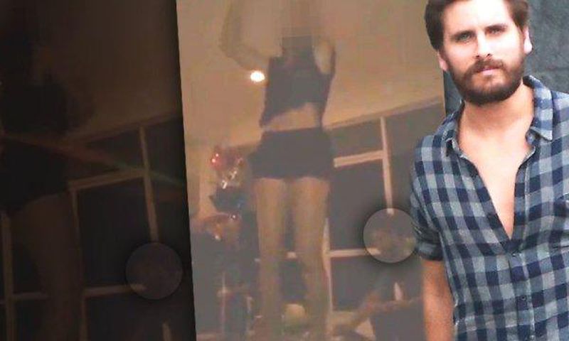 Scott Disick allegedly aprties with half-naked, drunk teens in Florida