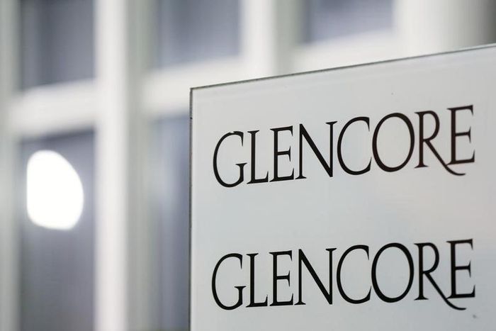 The logo of Glencore is pictured in front of the company's headquarters in the Swiss town of Baar, November 13, 2012. REUTERS/Michael Buholzer