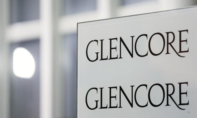 The logo of Glencore is pictured in front of the company's headquarters in the Swiss town of Baar, November 13, 2012. REUTERS/Michael Buholzer