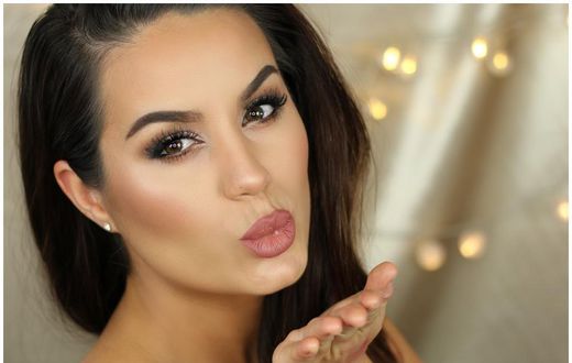 Smoky eye and nude lips
