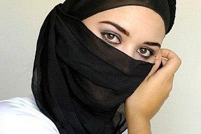 Wife divorces husband because he is too short