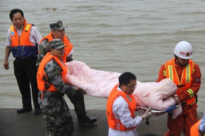 396 people dead in China's boat accident.