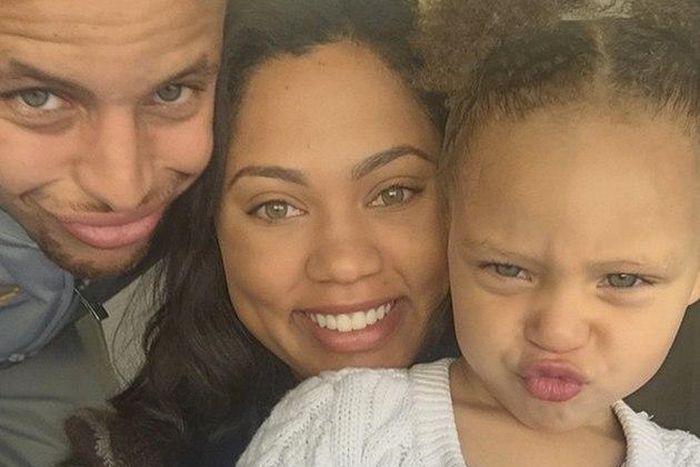 Curry gives wedding planning advice