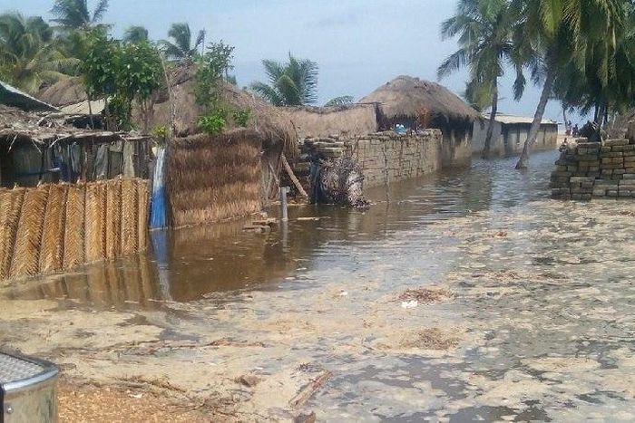Strong waves in Keta; hundreds displaced