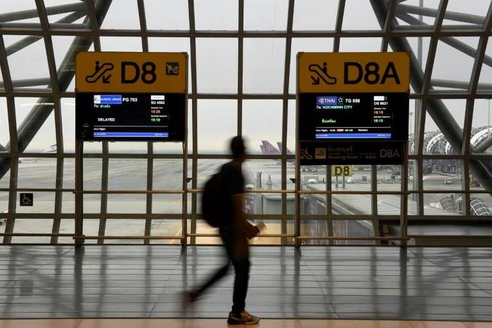 Human Rights Watch says Rahaf Mohammed al-Qunun 'faces grave harm' if she is forced to go back to Saudi Arabia