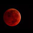 ___3620377___https:______static.pulse.com.gh___webservice___escenic___binary___3620377___2015___4___1___11___Blood-moon