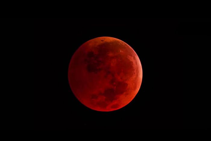 ___3620377___https:______static.pulse.com.gh___webservice___escenic___binary___3620377___2015___4___1___11___Blood-moon