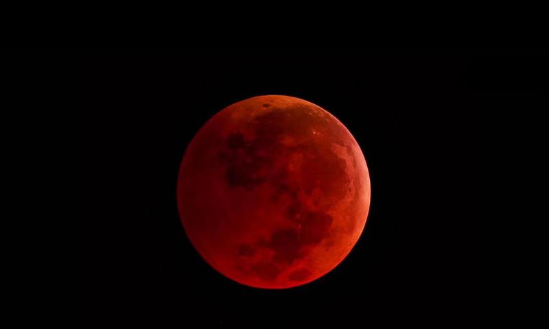 ___3620377___https:______static.pulse.com.gh___webservice___escenic___binary___3620377___2015___4___1___11___Blood-moon