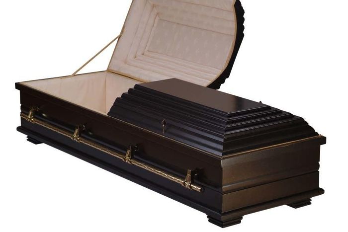 ___3614850___https:______static.pulse.com.gh___webservice___escenic___binary___3614850___2015___3___30___13___sarkofagus_lux_coffin1