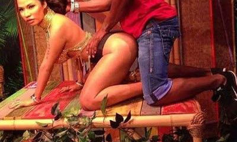 Fans molest Rapper, Nicki Minaj's wax figure recently unveiled at Madam Tussauds wax museum in Vegas