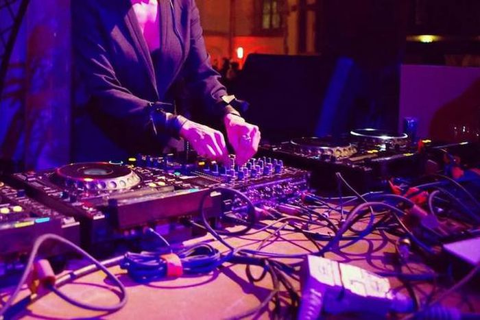 Angry party goers lynch DJ to death for playing boring music