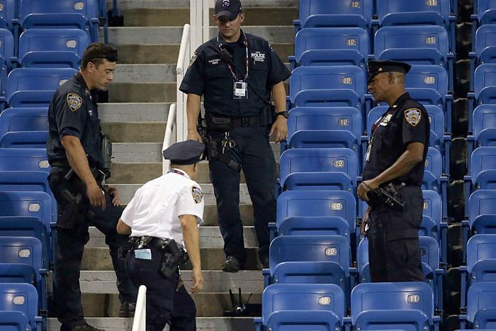 ___4136103___https:______static.pulse.com.gh___webservice___escenic___binary___4136103___2015___9___4___15___police-surround-a-remote-controlled-drone_512udnm5ekxy1ma6kw1ns92rq_1