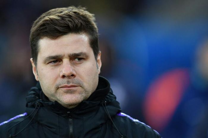Tottenham manager Mauricio Pochettino says the club's priority is qualifying for the Champions League