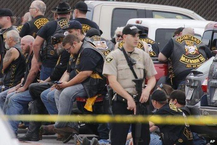 9 killed in Texas shootout