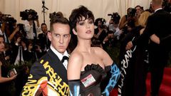 Jeremy Scott poses with Katy Perry at the 2015 MET Gala