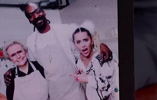 Miley Cyrus' grandmother meets Snoop Dogg
